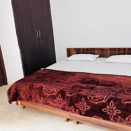 Hotel Kaushik Bhawan à Rishīkesh Extérieur photo