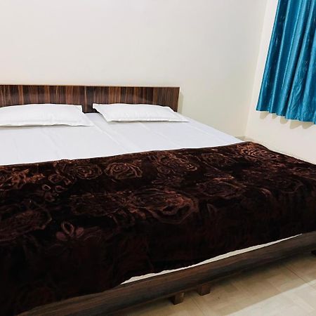 Hotel Kaushik Bhawan à Rishīkesh Extérieur photo