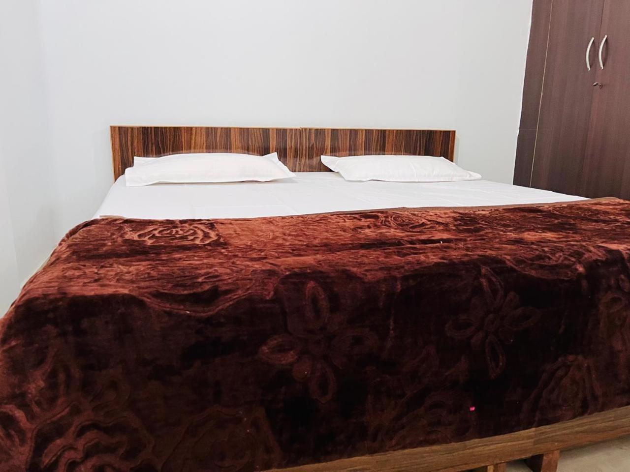 Hotel Kaushik Bhawan à Rishīkesh Extérieur photo